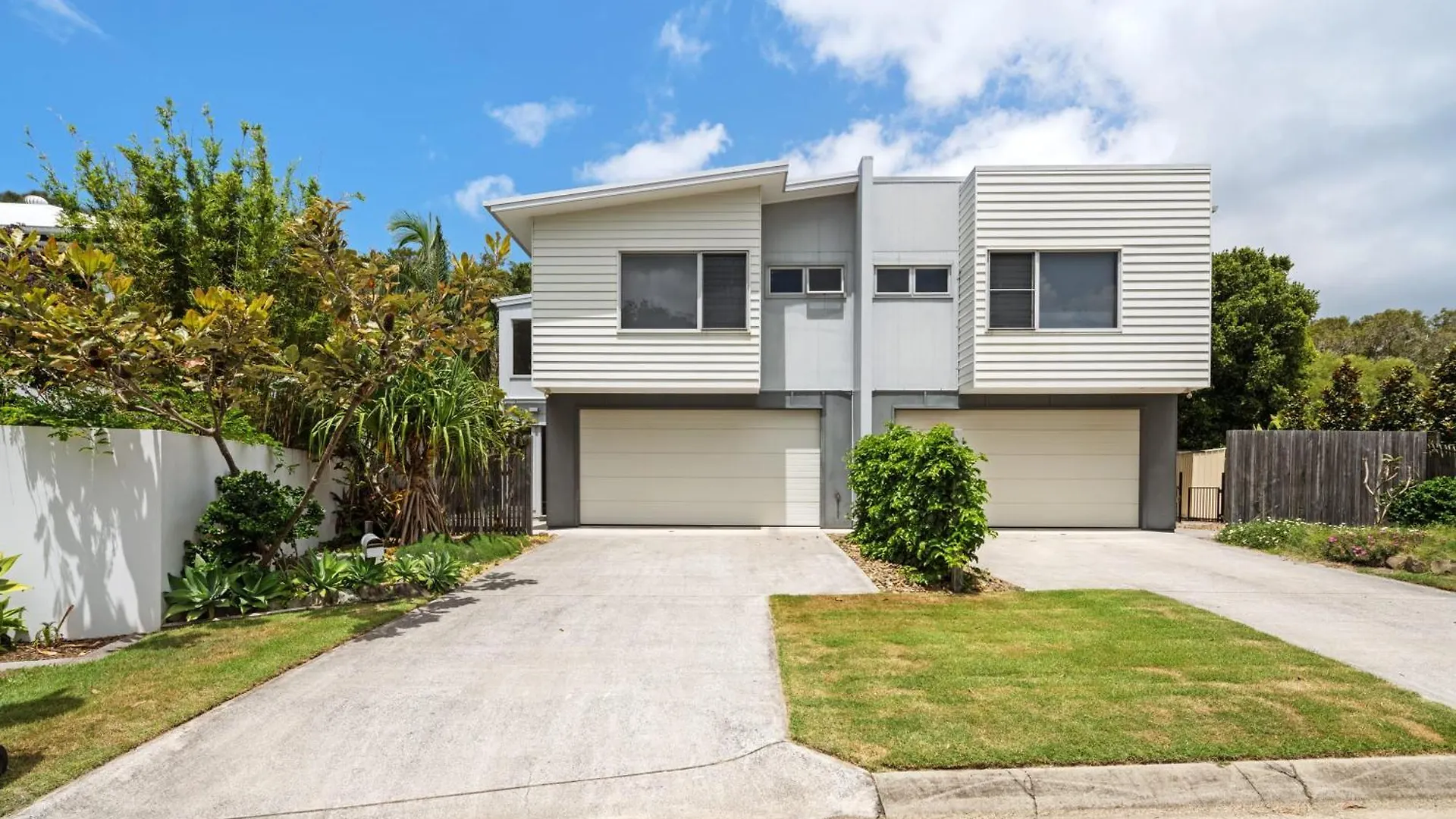 Mount Coolum Beachfront Abode With Private Rooftop Yaroomba 0*,