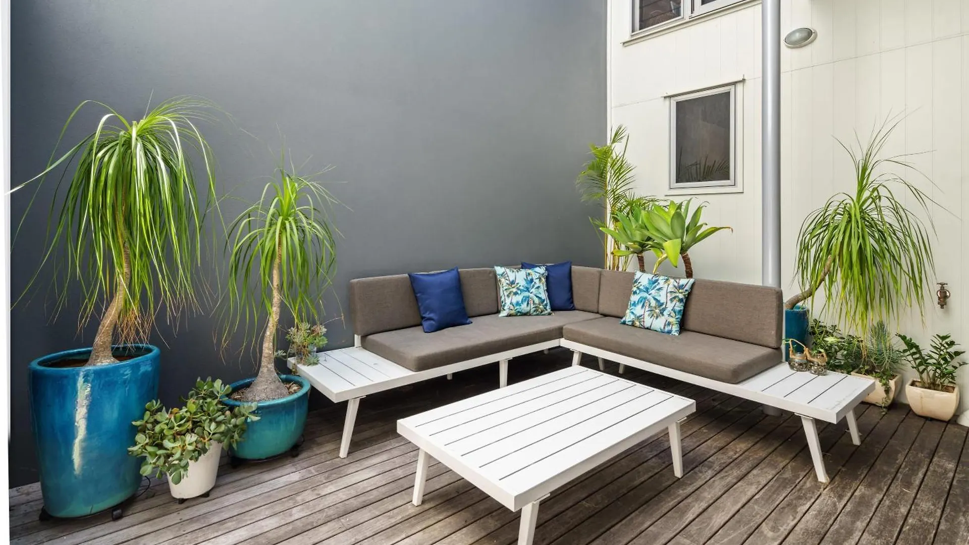 Mount Coolum Beachfront Abode With Private Rooftop Yaroomba