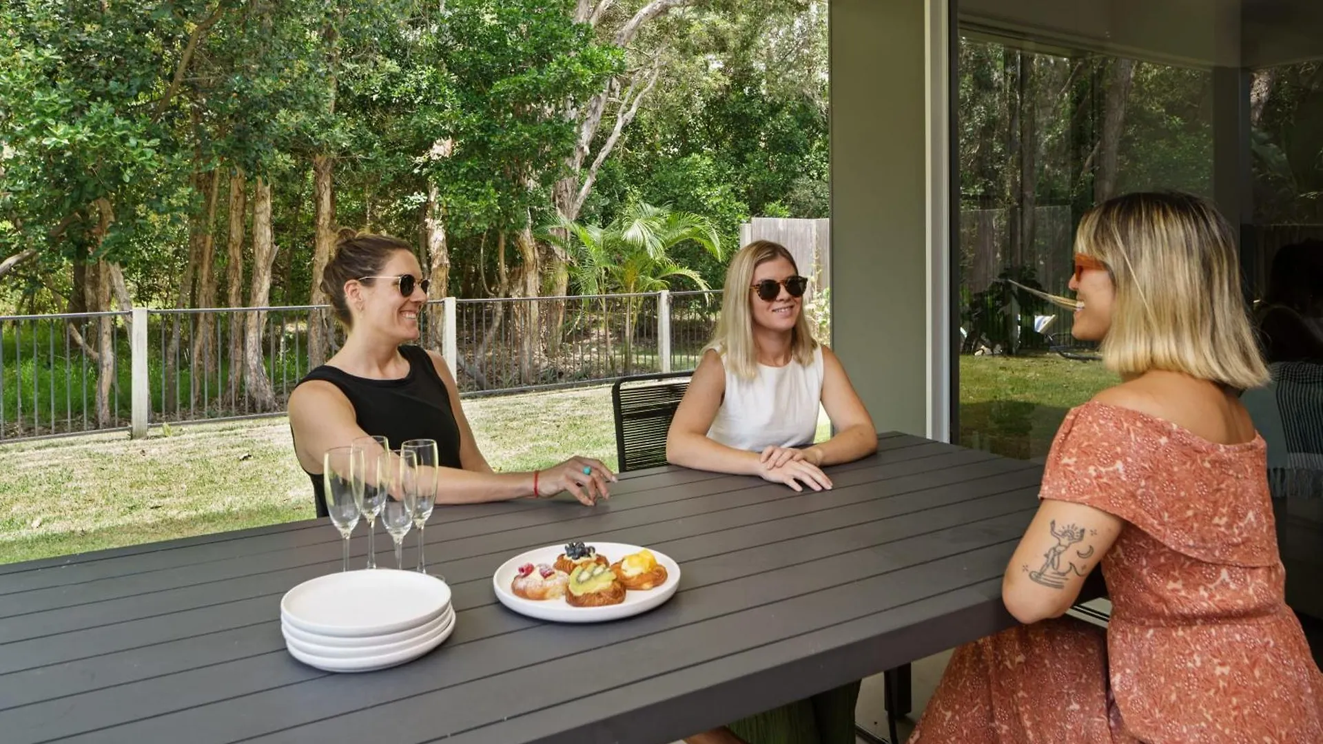 Mount Coolum Beachfront Abode With Private Rooftop Yaroomba 澳大利亚